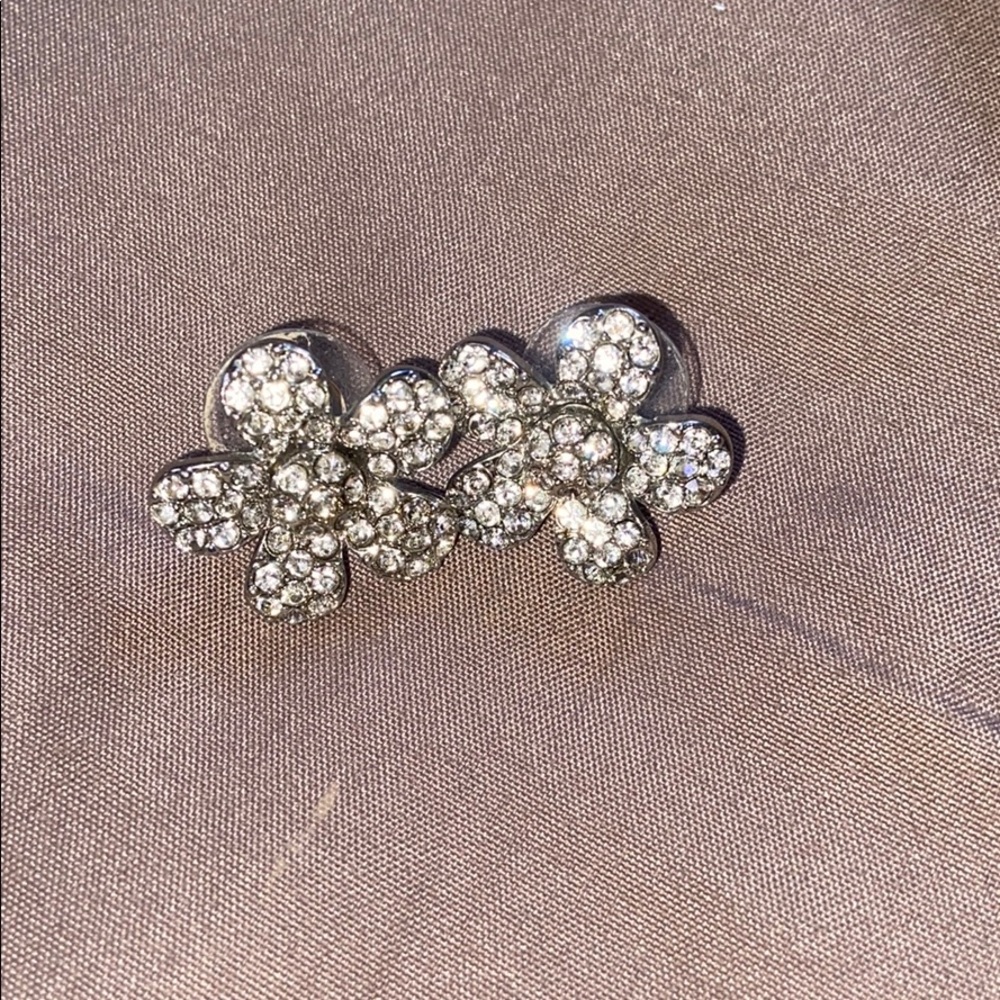 Silver rhinestone medium sized flower earrings